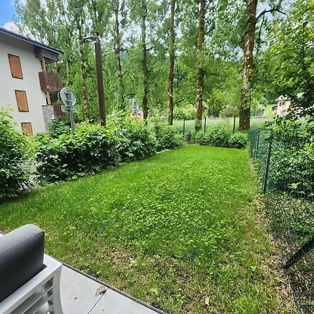 Neuf 2 Pieces Avec Terrasse Et Parking - De Standing Entre Et Morillon - Fr-1-629-128 *